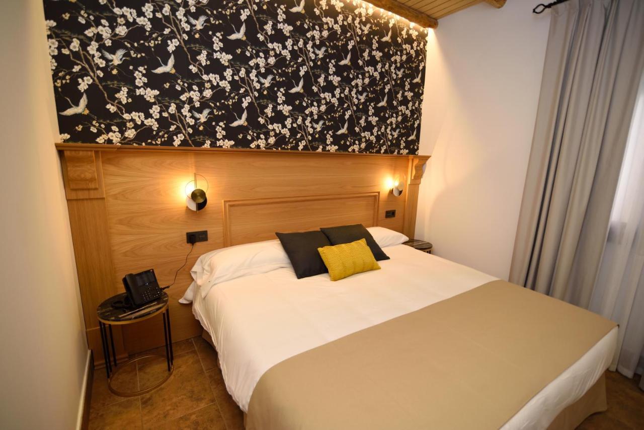 Hostal Rural Santa Habitaciones Aldea Del Rocio Exterior photo